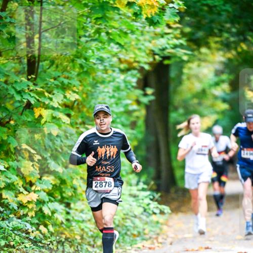 12.10.2025 - Bramfelder Halbmarathon 2025 Dr. Thomas Lammeyer http://msf.ph/oto/9340797 12.10.2025 09:49:34 Laufen 3, 2878 meine-sportfotos.de