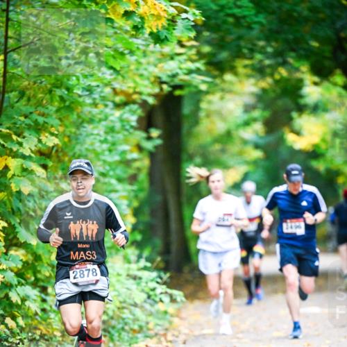 12.10.2025 - Bramfelder Halbmarathon 2025 Dr. Thomas Lammeyer http://msf.ph/oto/9340798 12.10.2025 09:49:34 Laufen 3, 2878 meine-sportfotos.de