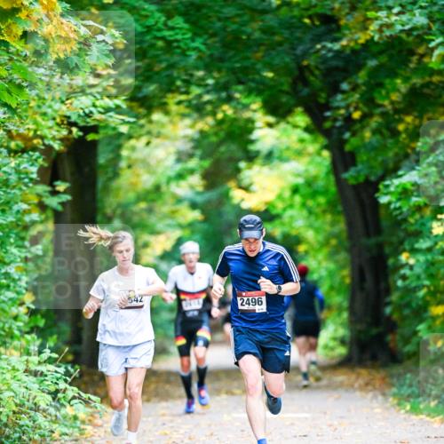 12.10.2025 - Bramfelder Halbmarathon 2025 Dr. Thomas Lammeyer http://msf.ph/oto/9340801 12.10.2025 09:49:35 Laufen 542, 1579, 2496 meine-sportfotos.de