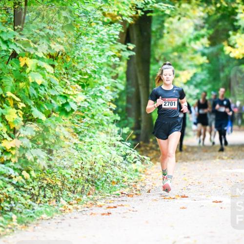 12.10.2025 - Bramfelder Halbmarathon 2025 Dr. Thomas Lammeyer http://msf.ph/oto/9340846 12.10.2025 09:49:52 Laufen 2701 meine-sportfotos.de