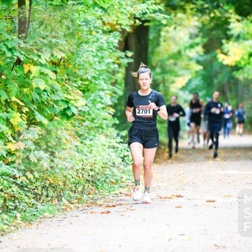 12.10.2025 - Bramfelder Halbmarathon 2025 Dr. Thomas Lammeyer http://msf.ph/oto/9340852 12.10.2025 09:49:52 Laufen 2701 meine-sportfotos.de