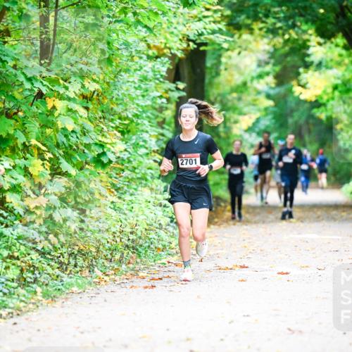 12.10.2025 - Bramfelder Halbmarathon 2025 Dr. Thomas Lammeyer http://msf.ph/oto/9340854 12.10.2025 09:49:53 Laufen 2701 meine-sportfotos.de
