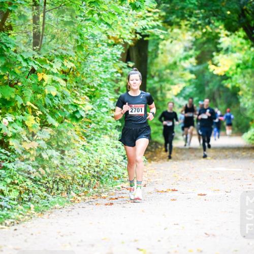 12.10.2025 - Bramfelder Halbmarathon 2025 Dr. Thomas Lammeyer http://msf.ph/oto/9340855 12.10.2025 09:49:53 Laufen 2701 meine-sportfotos.de