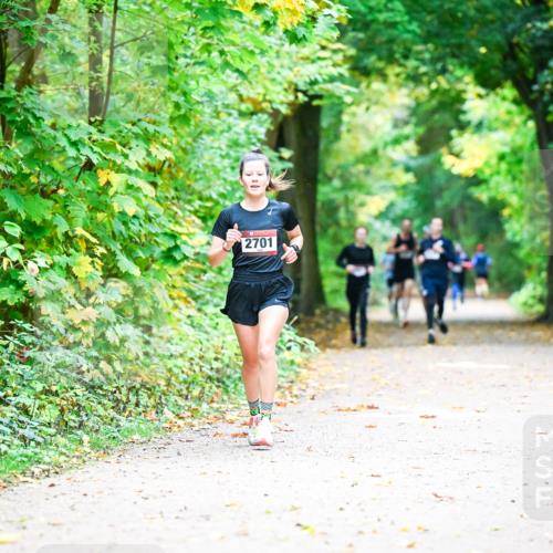 12.10.2025 - Bramfelder Halbmarathon 2025 Dr. Thomas Lammeyer http://msf.ph/oto/9340860 12.10.2025 09:49:54 Laufen 2701 meine-sportfotos.de