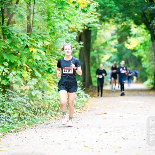 12.10.2025 - Bramfelder Halbmarathon 2025 Dr. Thomas Lammeyer http://msf.ph/oto/9340862 12.10.2025 09:49:54 Laufen 2701 meine-sportfotos.de