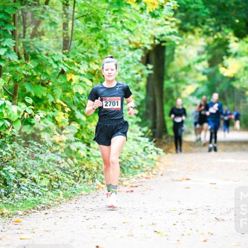 12.10.2025 - Bramfelder Halbmarathon 2025 Dr. Thomas Lammeyer http://msf.ph/oto/9340865 12.10.2025 09:49:54 Laufen 2701 meine-sportfotos.de