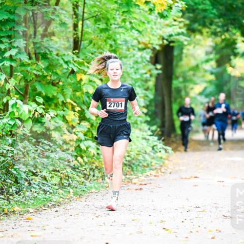 12.10.2025 - Bramfelder Halbmarathon 2025 Dr. Thomas Lammeyer http://msf.ph/oto/9340866 12.10.2025 09:49:54 Laufen 2701 meine-sportfotos.de