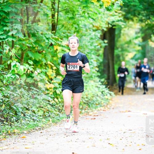 12.10.2025 - Bramfelder Halbmarathon 2025 Dr. Thomas Lammeyer http://msf.ph/oto/9340867 12.10.2025 09:49:54 Laufen 2701 meine-sportfotos.de