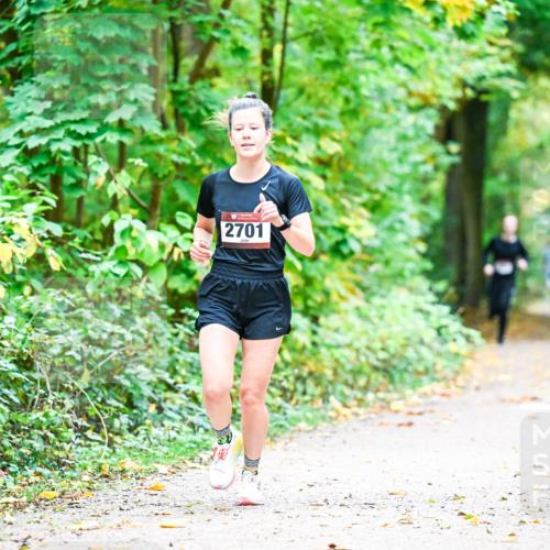 12.10.2025 - Bramfelder Halbmarathon 2025 Dr. Thomas Lammeyer http://msf.ph/oto/9340872 12.10.2025 09:49:55 Laufen 2701 meine-sportfotos.de