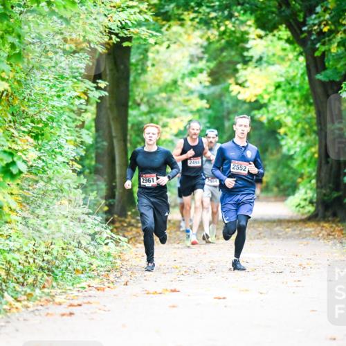 12.10.2025 - Bramfelder Halbmarathon 2025 Dr. Thomas Lammeyer http://msf.ph/oto/9340876 12.10.2025 09:49:58 Laufen 2961, 2498 meine-sportfotos.de
