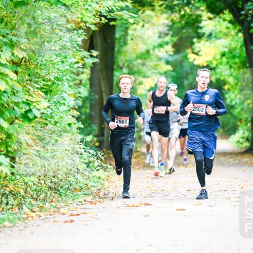 12.10.2025 - Bramfelder Halbmarathon 2025 Dr. Thomas Lammeyer http://msf.ph/oto/9340884 12.10.2025 09:49:59 Laufen 2961, 2552 meine-sportfotos.de