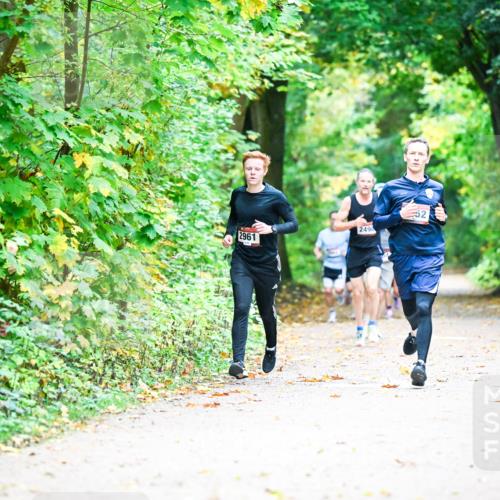 12.10.2025 - Bramfelder Halbmarathon 2025 Dr. Thomas Lammeyer http://msf.ph/oto/9340890 12.10.2025 09:50:00 Laufen 2961, 2498 meine-sportfotos.de