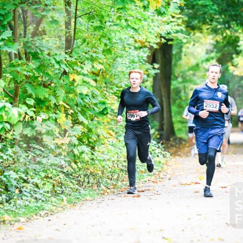 12.10.2025 - Bramfelder Halbmarathon 2025 Dr. Thomas Lammeyer http://msf.ph/oto/9340896 12.10.2025 09:50:01 Laufen 2961, 2552 meine-sportfotos.de