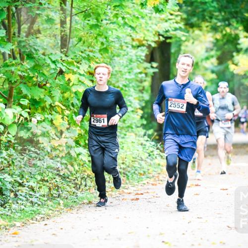 12.10.2025 - Bramfelder Halbmarathon 2025 Dr. Thomas Lammeyer http://msf.ph/oto/9340900 12.10.2025 09:50:02 Laufen 2961, 2552 meine-sportfotos.de