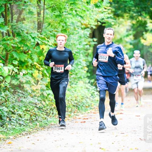 12.10.2025 - Bramfelder Halbmarathon 2025 Dr. Thomas Lammeyer http://msf.ph/oto/9340901 12.10.2025 09:50:02 Laufen 2961, 70, 2552 meine-sportfotos.de