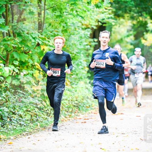 12.10.2025 - Bramfelder Halbmarathon 2025 Dr. Thomas Lammeyer http://msf.ph/oto/9340902 12.10.2025 09:50:02 Laufen 961, 2552 meine-sportfotos.de