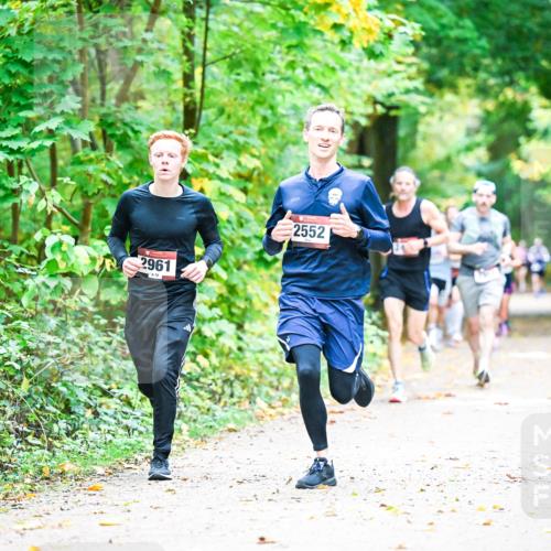 12.10.2025 - Bramfelder Halbmarathon 2025 Dr. Thomas Lammeyer http://msf.ph/oto/9340907 12.10.2025 09:50:03 Laufen 2961, 70, 2552 meine-sportfotos.de
