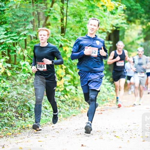 12.10.2025 - Bramfelder Halbmarathon 2025 Dr. Thomas Lammeyer http://msf.ph/oto/9340909 12.10.2025 09:50:03 Laufen 2961, 2, 2400 meine-sportfotos.de