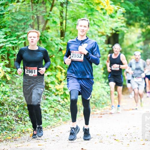12.10.2025 - Bramfelder Halbmarathon 2025 Dr. Thomas Lammeyer http://msf.ph/oto/9340911 12.10.2025 09:50:04 Laufen 2961, 70, 2552 meine-sportfotos.de