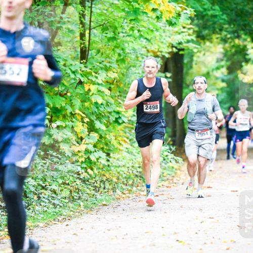 12.10.2025 - Bramfelder Halbmarathon 2025 Dr. Thomas Lammeyer http://msf.ph/oto/9340917 12.10.2025 09:50:05 Laufen 2352, 2498, 2954 meine-sportfotos.de