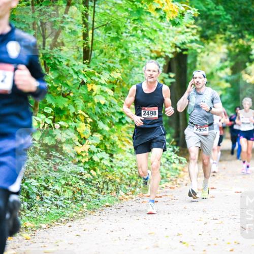 12.10.2025 - Bramfelder Halbmarathon 2025 Dr. Thomas Lammeyer http://msf.ph/oto/9340918 12.10.2025 09:50:05 Laufen 2552, 2498, 2954 meine-sportfotos.de