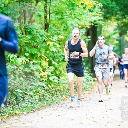 12.10.2025 - Bramfelder Halbmarathon 2025 Dr. Thomas Lammeyer http://msf.ph/oto/9340919 12.10.2025 09:50:05 Laufen 2552, 2498, 2954 meine-sportfotos.de