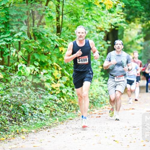 12.10.2025 - Bramfelder Halbmarathon 2025 Dr. Thomas Lammeyer http://msf.ph/oto/9340922 12.10.2025 09:50:05 Laufen 2498, 2054 meine-sportfotos.de