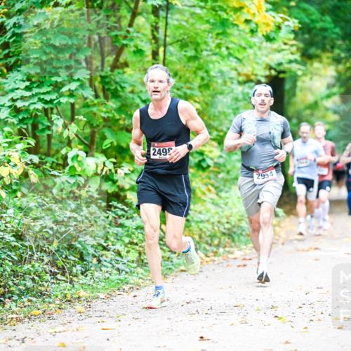 12.10.2025 - Bramfelder Halbmarathon 2025 Dr. Thomas Lammeyer http://msf.ph/oto/9340926 12.10.2025 09:50:06 Laufen 2492, 2954 meine-sportfotos.de