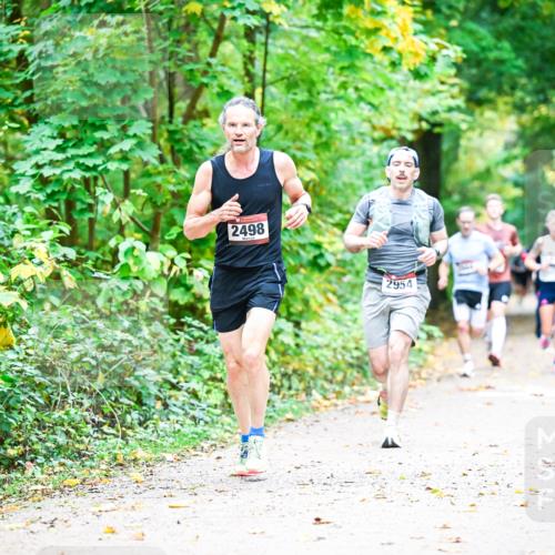 12.10.2025 - Bramfelder Halbmarathon 2025 Dr. Thomas Lammeyer http://msf.ph/oto/9340927 12.10.2025 09:50:06 Laufen 2498, 2954 meine-sportfotos.de