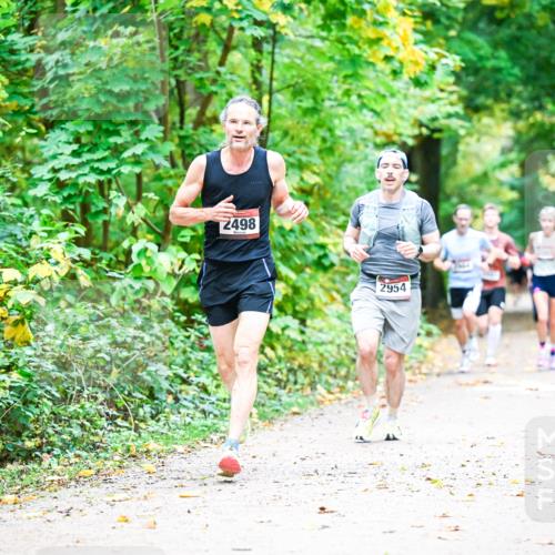 12.10.2025 - Bramfelder Halbmarathon 2025 Dr. Thomas Lammeyer http://msf.ph/oto/9340928 12.10.2025 09:50:06 Laufen 2498, 2954 meine-sportfotos.de