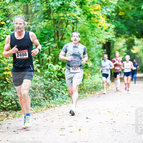 12.10.2025 - Bramfelder Halbmarathon 2025 Dr. Thomas Lammeyer http://msf.ph/oto/9340935 12.10.2025 09:50:07 Laufen 2498, 2954 meine-sportfotos.de