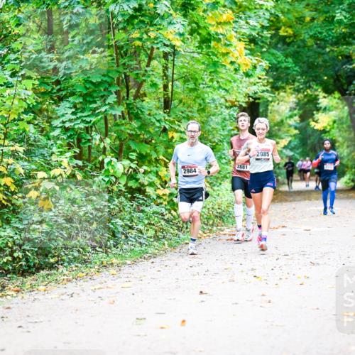 12.10.2025 - Bramfelder Halbmarathon 2025 Dr. Thomas Lammeyer http://msf.ph/oto/9340944 12.10.2025 09:50:09 Laufen 4, 2984, 2881, 2985, 2502 meine-sportfotos.de