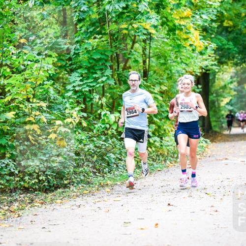 12.10.2025 - Bramfelder Halbmarathon 2025 Dr. Thomas Lammeyer http://msf.ph/oto/9340951 12.10.2025 09:50:10 Laufen 2984, 2985, 2502 meine-sportfotos.de