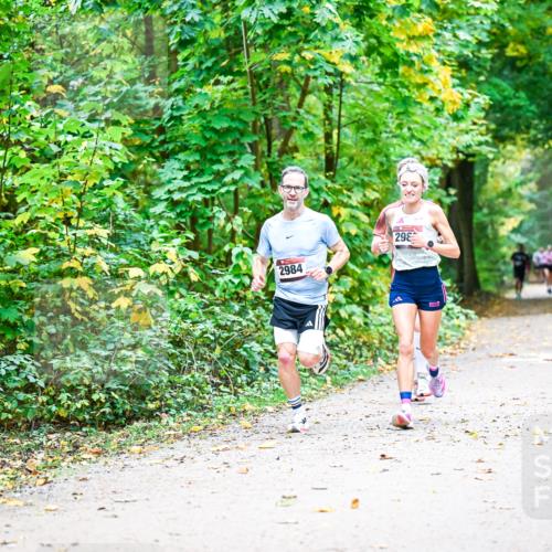 12.10.2025 - Bramfelder Halbmarathon 2025 Dr. Thomas Lammeyer http://msf.ph/oto/9340952 12.10.2025 09:50:10 Laufen 2984, 298, 862 meine-sportfotos.de