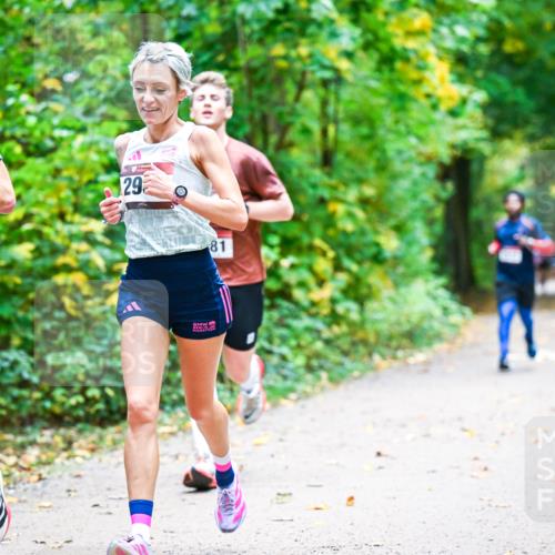 12.10.2025 - Bramfelder Halbmarathon 2025 Dr. Thomas Lammeyer http://msf.ph/oto/9340966 12.10.2025 09:50:12 Laufen 2984, 29, 81 meine-sportfotos.de