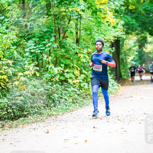 12.10.2025 - Bramfelder Halbmarathon 2025 Dr. Thomas Lammeyer http://msf.ph/oto/9340972 12.10.2025 09:50:14 Laufen 2502 meine-sportfotos.de