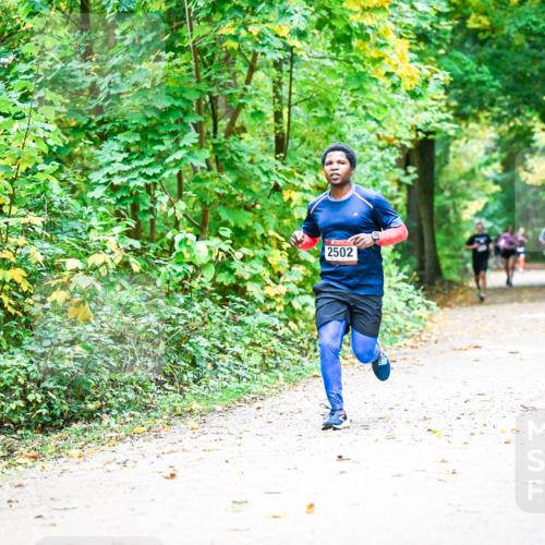 12.10.2025 - Bramfelder Halbmarathon 2025 Dr. Thomas Lammeyer http://msf.ph/oto/9340973 12.10.2025 09:50:14 Laufen 2502 meine-sportfotos.de