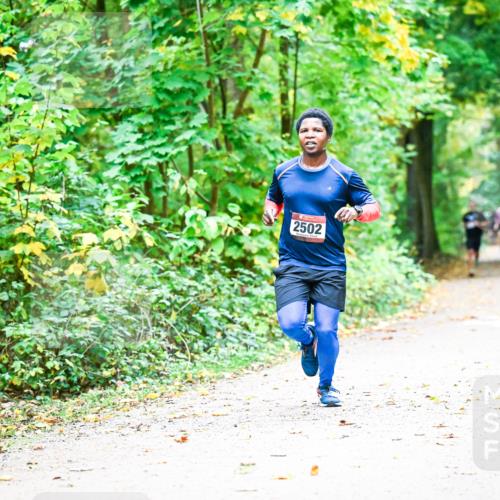 12.10.2025 - Bramfelder Halbmarathon 2025 Dr. Thomas Lammeyer http://msf.ph/oto/9340976 12.10.2025 09:50:15 Laufen 2502 meine-sportfotos.de