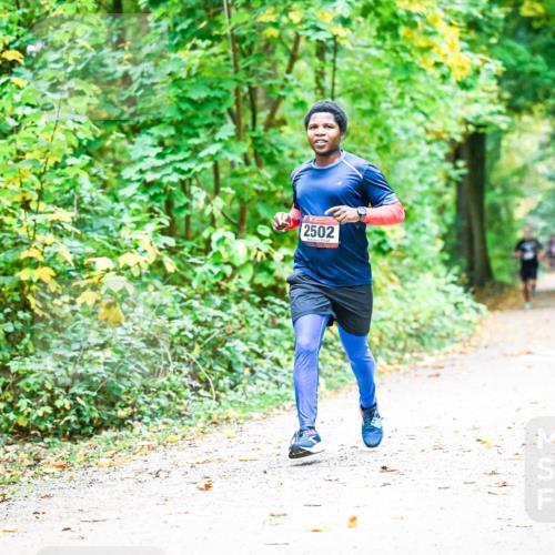 12.10.2025 - Bramfelder Halbmarathon 2025 Dr. Thomas Lammeyer http://msf.ph/oto/9340977 12.10.2025 09:50:15 Laufen 2502, 944 meine-sportfotos.de