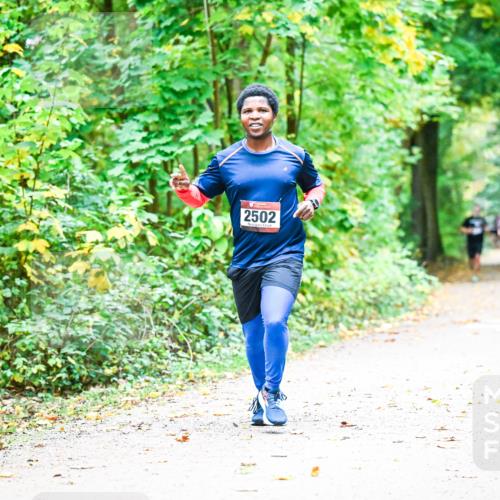 12.10.2025 - Bramfelder Halbmarathon 2025 Dr. Thomas Lammeyer http://msf.ph/oto/9340979 12.10.2025 09:50:15 Laufen 2502 meine-sportfotos.de
