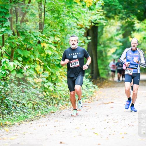 12.10.2025 - Bramfelder Halbmarathon 2025 Dr. Thomas Lammeyer http://msf.ph/oto/9340991 12.10.2025 09:50:23 Laufen 2432, 2672 meine-sportfotos.de