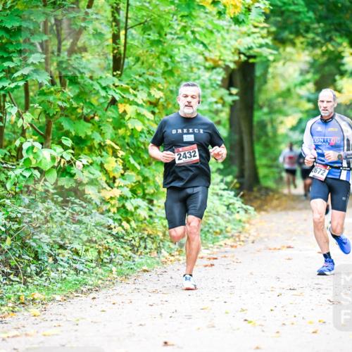 12.10.2025 - Bramfelder Halbmarathon 2025 Dr. Thomas Lammeyer http://msf.ph/oto/9340993 12.10.2025 09:50:24 Laufen 2432, 2672 meine-sportfotos.de