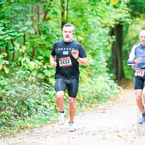 12.10.2025 - Bramfelder Halbmarathon 2025 Dr. Thomas Lammeyer http://msf.ph/oto/9340999 12.10.2025 09:50:24 Laufen 2432, 2672 meine-sportfotos.de