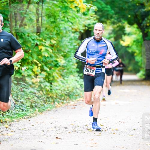 12.10.2025 - Bramfelder Halbmarathon 2025 Dr. Thomas Lammeyer http://msf.ph/oto/9341002 12.10.2025 09:50:25 Laufen 2432, 2672 meine-sportfotos.de