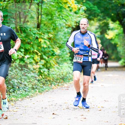 12.10.2025 - Bramfelder Halbmarathon 2025 Dr. Thomas Lammeyer http://msf.ph/oto/9341003 12.10.2025 09:50:25 Laufen 2432, 2672, 1 meine-sportfotos.de