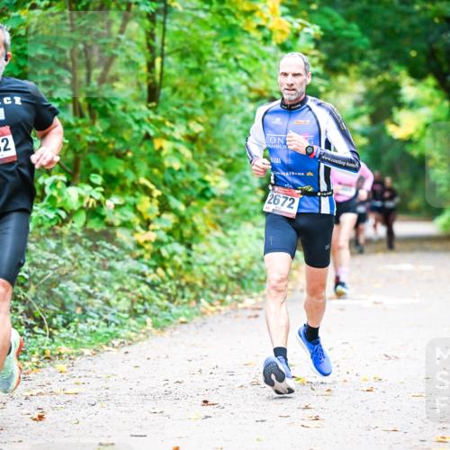 12.10.2025 - Bramfelder Halbmarathon 2025 Dr. Thomas Lammeyer http://msf.ph/oto/9341004 12.10.2025 09:50:26 Laufen 2432, 2672 meine-sportfotos.de
