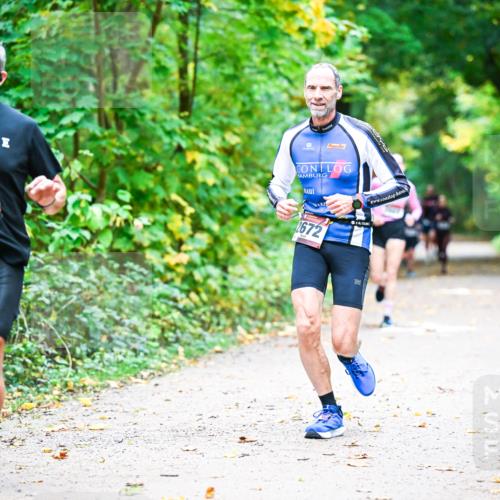 12.10.2025 - Bramfelder Halbmarathon 2025 Dr. Thomas Lammeyer http://msf.ph/oto/9341005 12.10.2025 09:50:26 Laufen 2432, 2672 meine-sportfotos.de