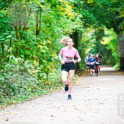 12.10.2025 - Bramfelder Halbmarathon 2025 Dr. Thomas Lammeyer http://msf.ph/oto/9341016 12.10.2025 09:50:28 Laufen 2669 meine-sportfotos.de