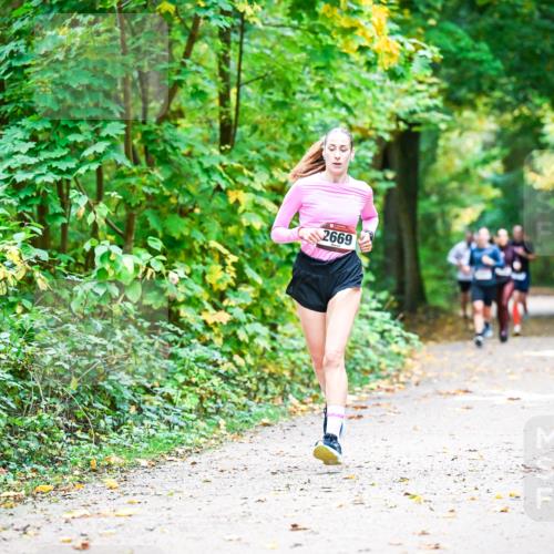 12.10.2025 - Bramfelder Halbmarathon 2025 Dr. Thomas Lammeyer http://msf.ph/oto/9341020 12.10.2025 09:50:28 Laufen 2669 meine-sportfotos.de