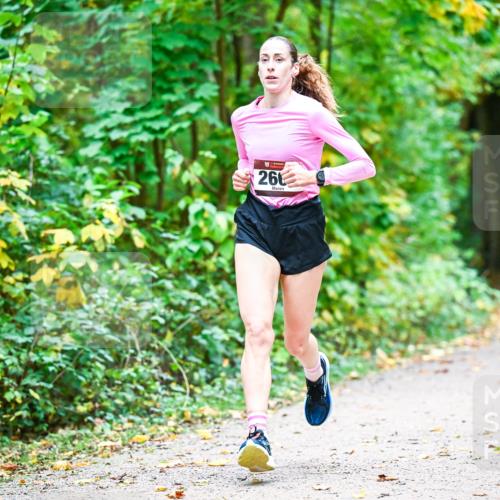 12.10.2025 - Bramfelder Halbmarathon 2025 Dr. Thomas Lammeyer http://msf.ph/oto/9341028 12.10.2025 09:50:30 Laufen 260 meine-sportfotos.de